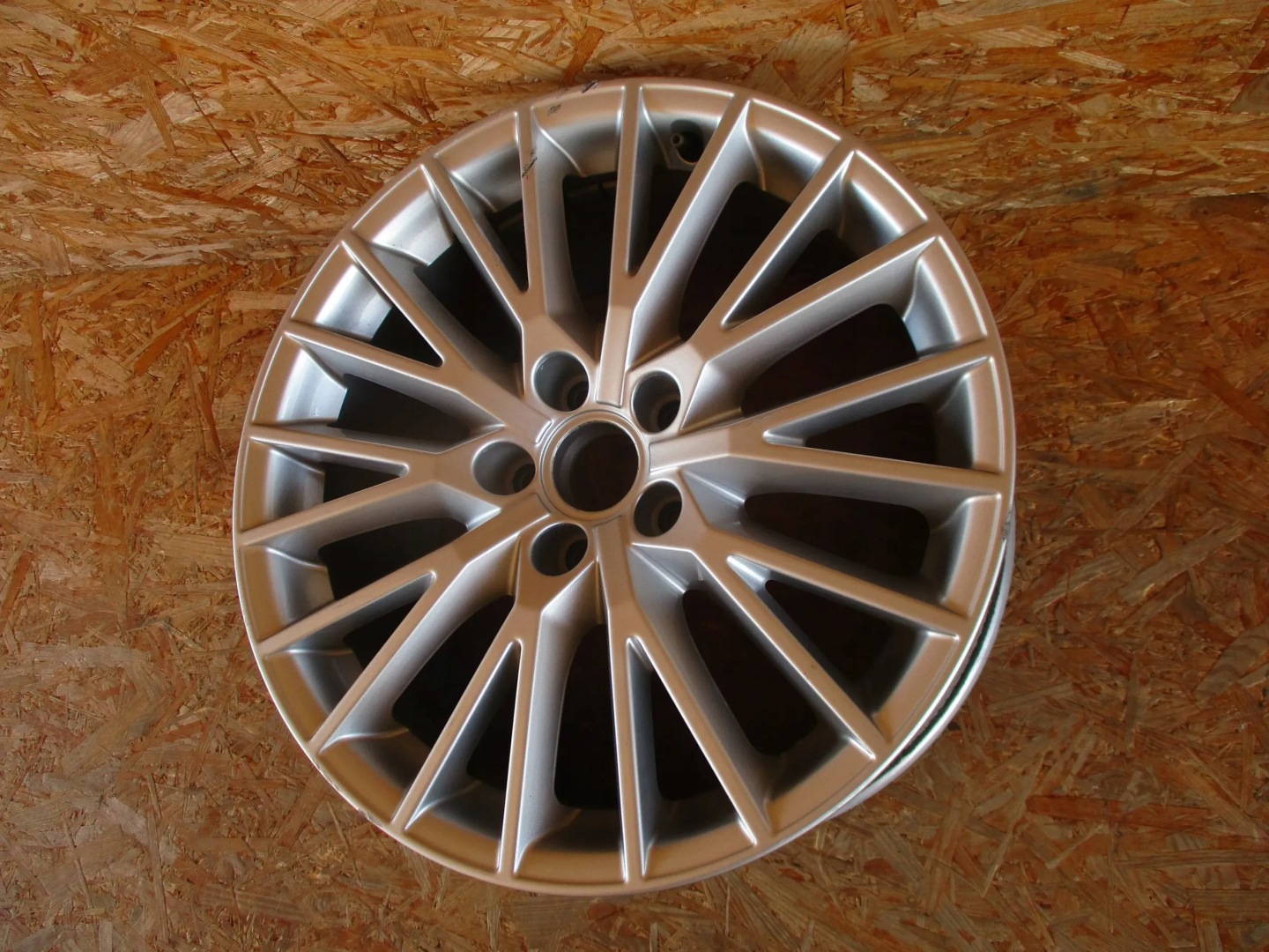 disk hliníkový AUDI TT 8S 8,5Jx18 ET50 5x112