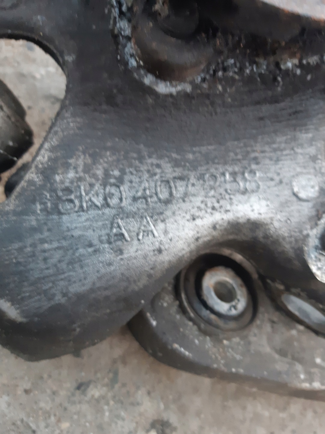 AUDI A6 C7 swing right front right front of the arm 4G0407242D