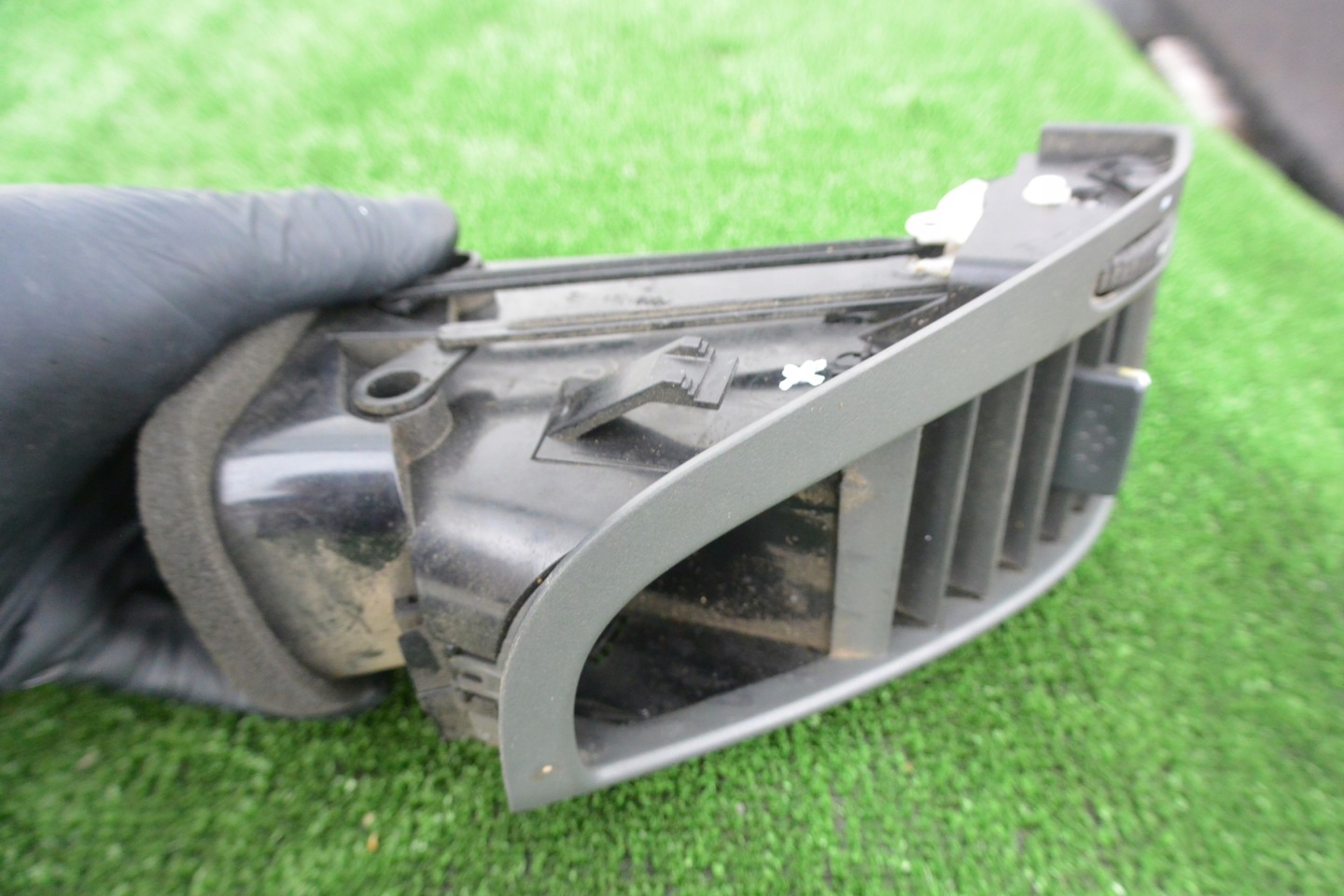 grid air conditioning devices left intake MERCEDES-BENZ VITO W639
