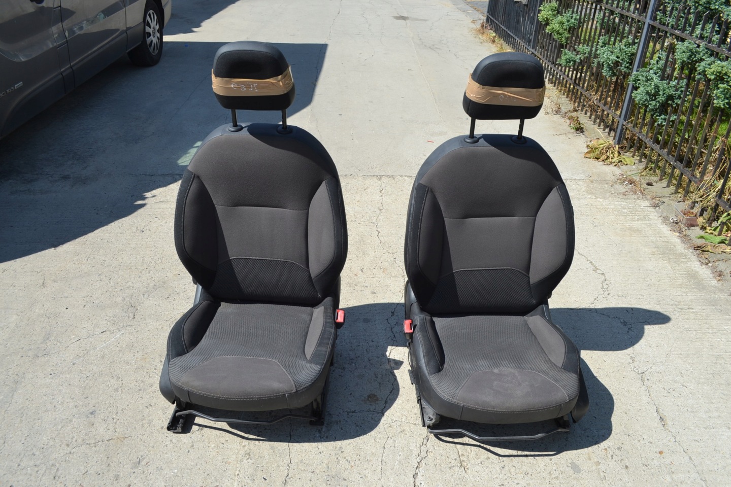 Citroen C3 II seat left or right front