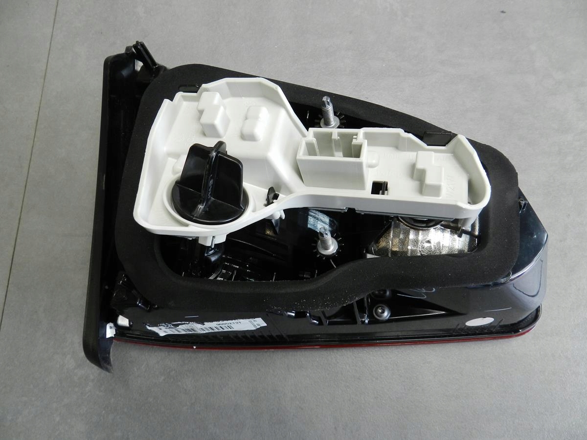 VW GOLF VII light right rear part bonnet 5G0945094AE