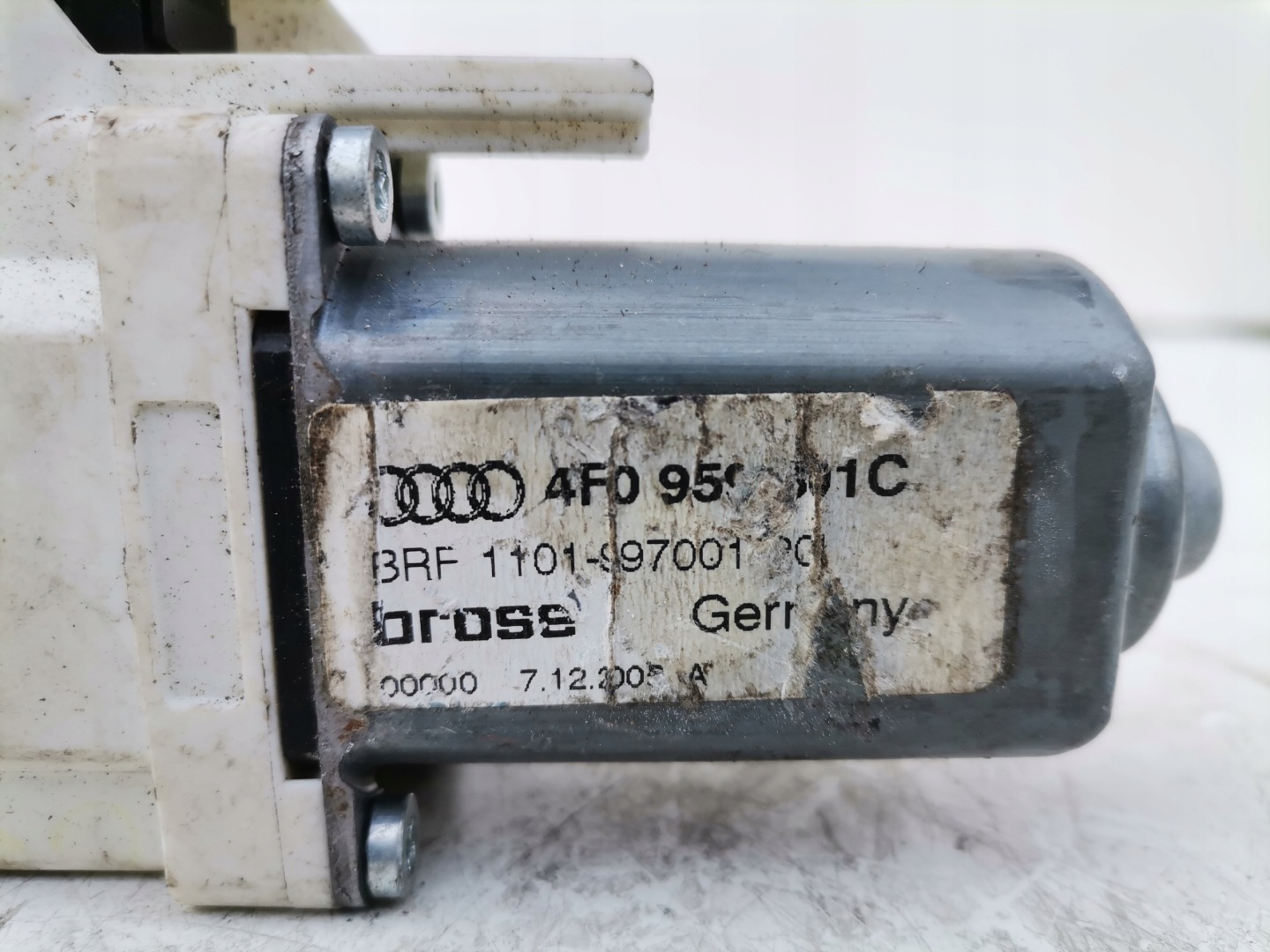 AUDI A6 C6 mini motor windows left rear part 4F0959801C