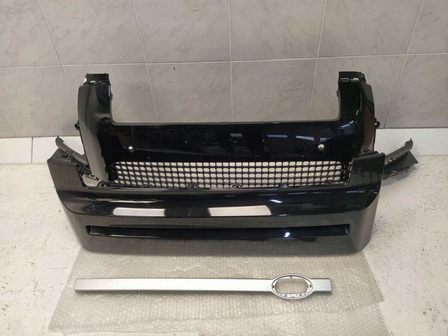 LAND ROVER DEFENDER L663 grill grille radiator