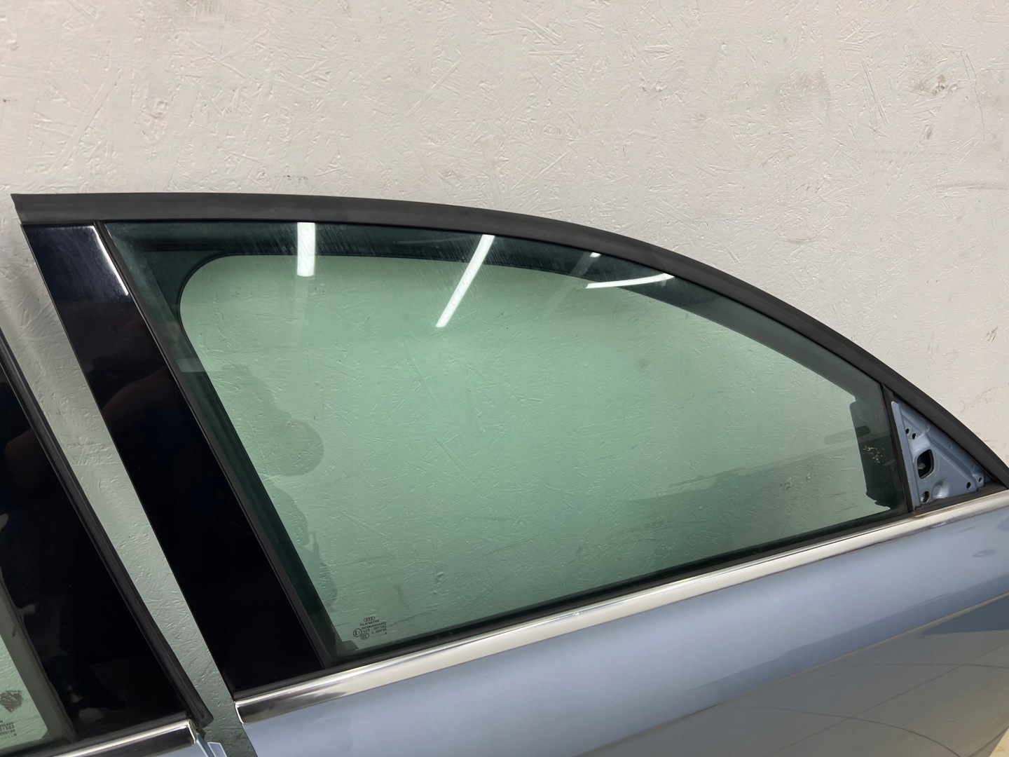 AUDI A4 B8 8K door right front LY5J original LAKIER W colour complete