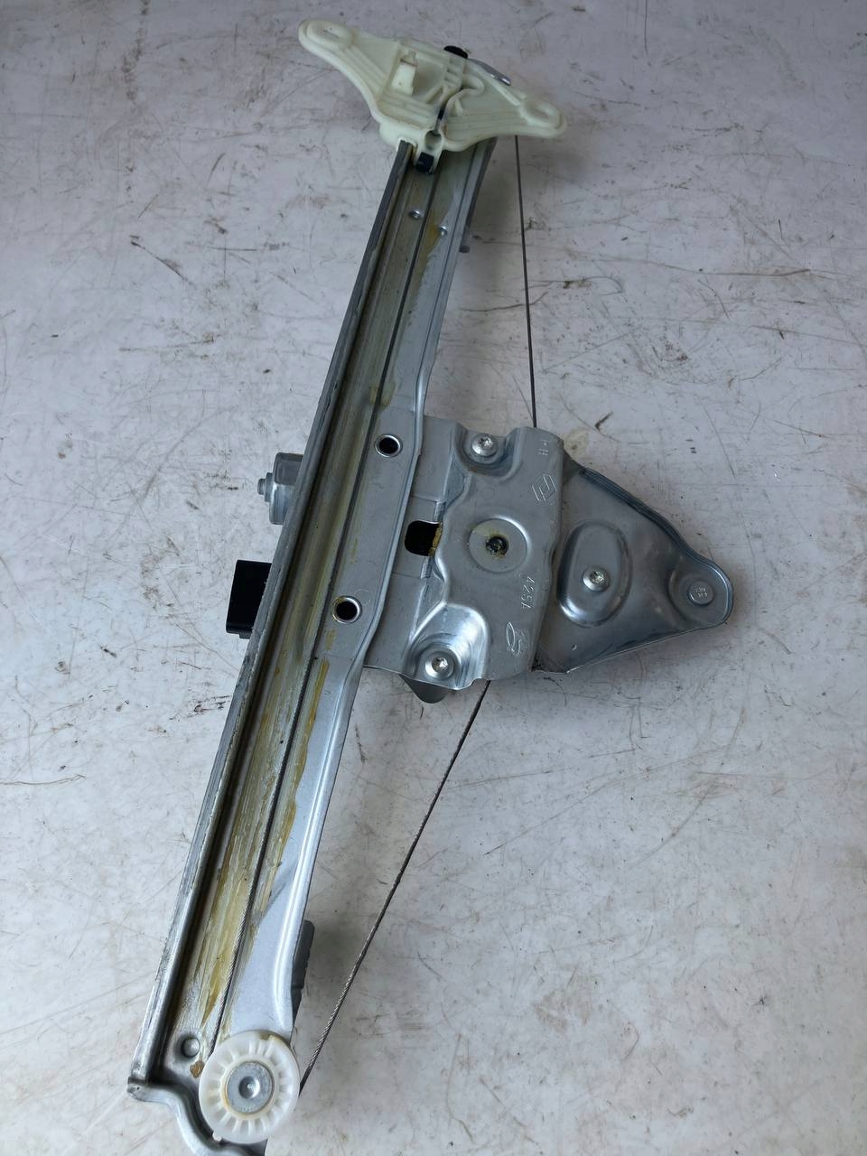 window regulator right front RENAULT ARKANA 807206412R