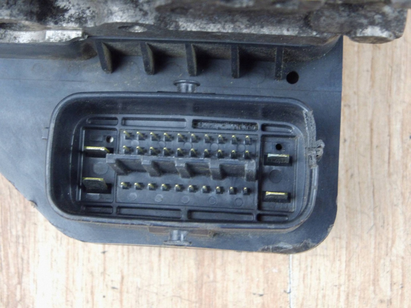 Mazda 6 GH pump ABS GDK4437A0 133800-6980