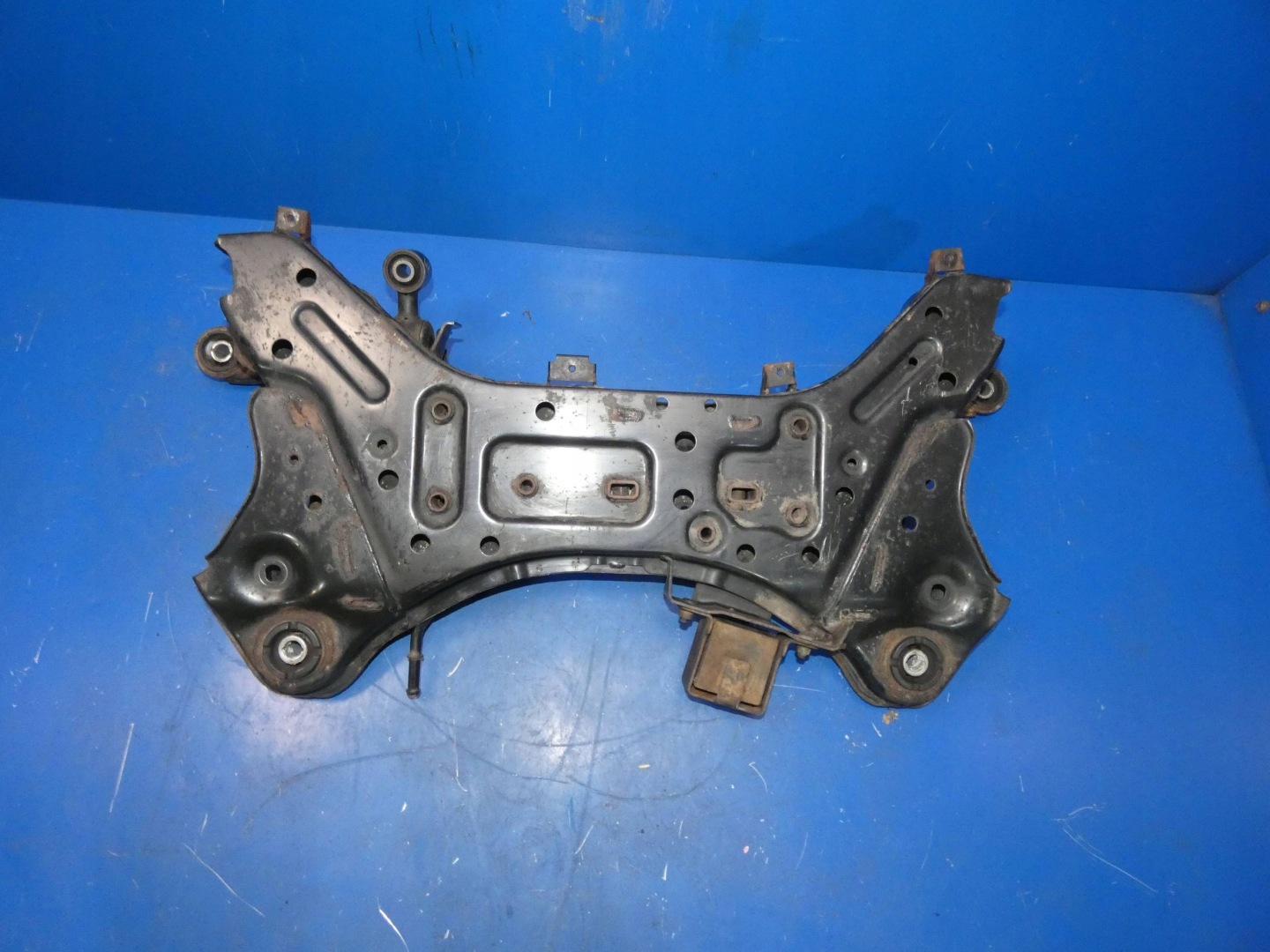 HYUNDAI SANTA FE III axle beam subframe of the engine sider below engine front