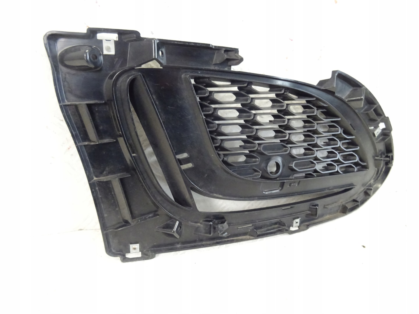 grid of a bumper front front right JAGUAR F-TYPE MX53-8A411-B