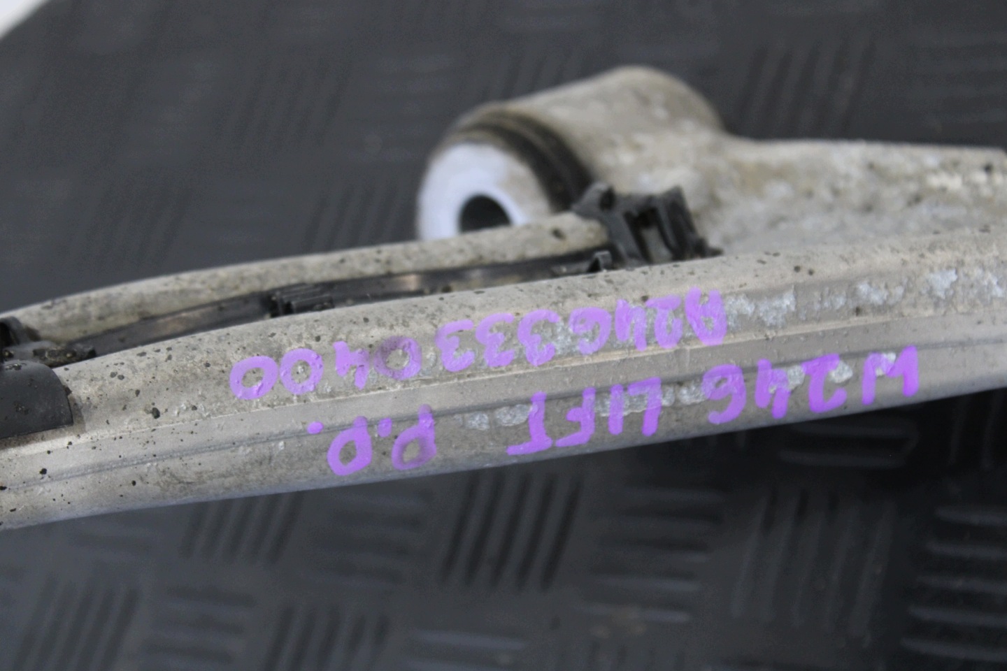 arm right front front A2463330400 MERCEDES B-class W246 LIFT