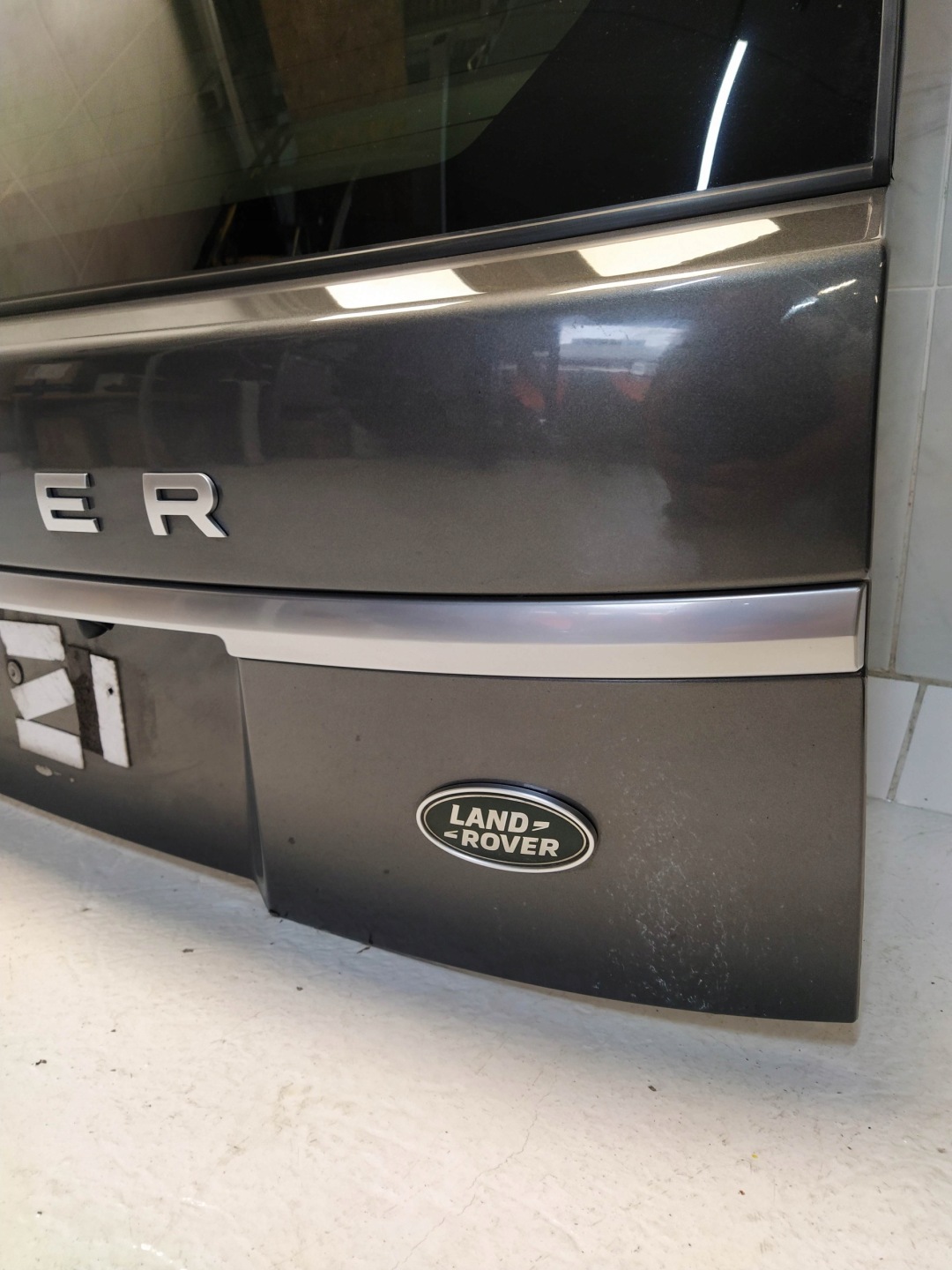 RANGE ROVER VOUGE L405 trunk door boot rear part KAMERA GREY
