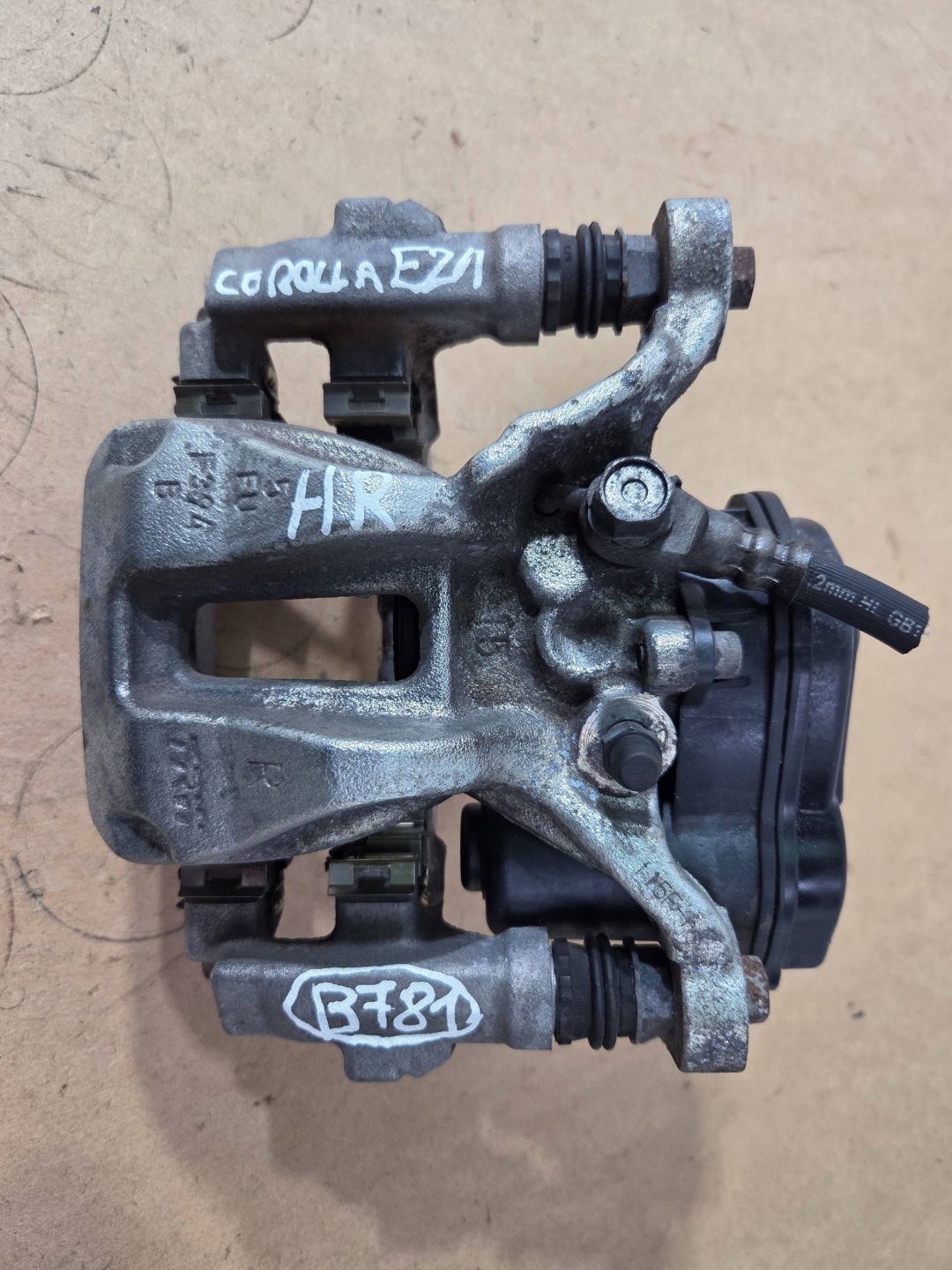 Toyota Corolla E21 caliper brake rear right (B781)