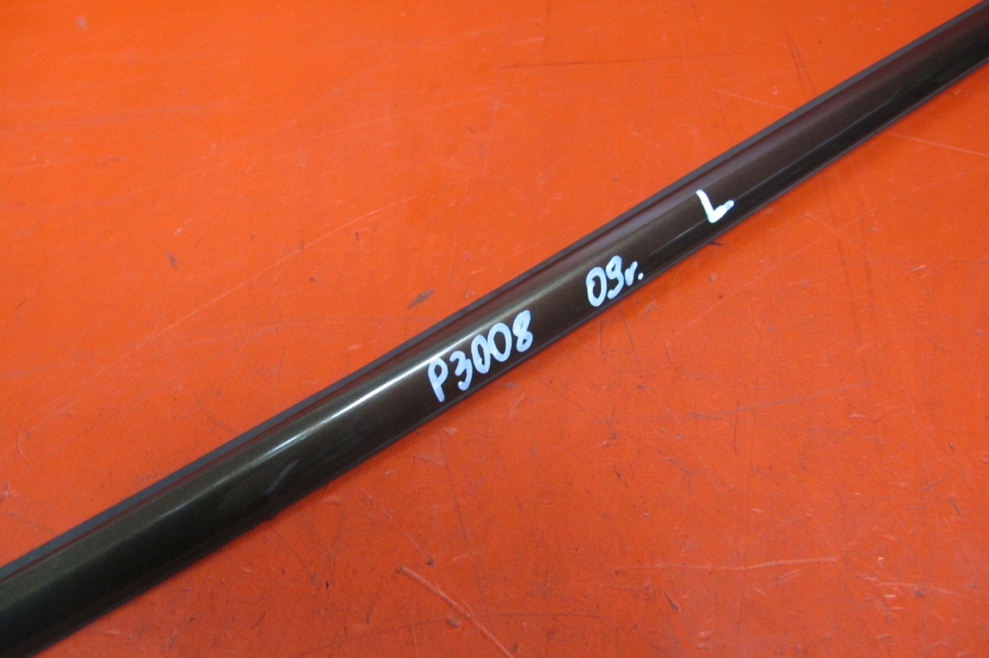 PEUGEOT 3008 and 1 0U moulding windows windscreen front left KDKD