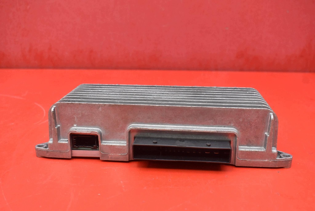 amplifier RADIA 8T0035223Q AUDI A4 B8 07-11
