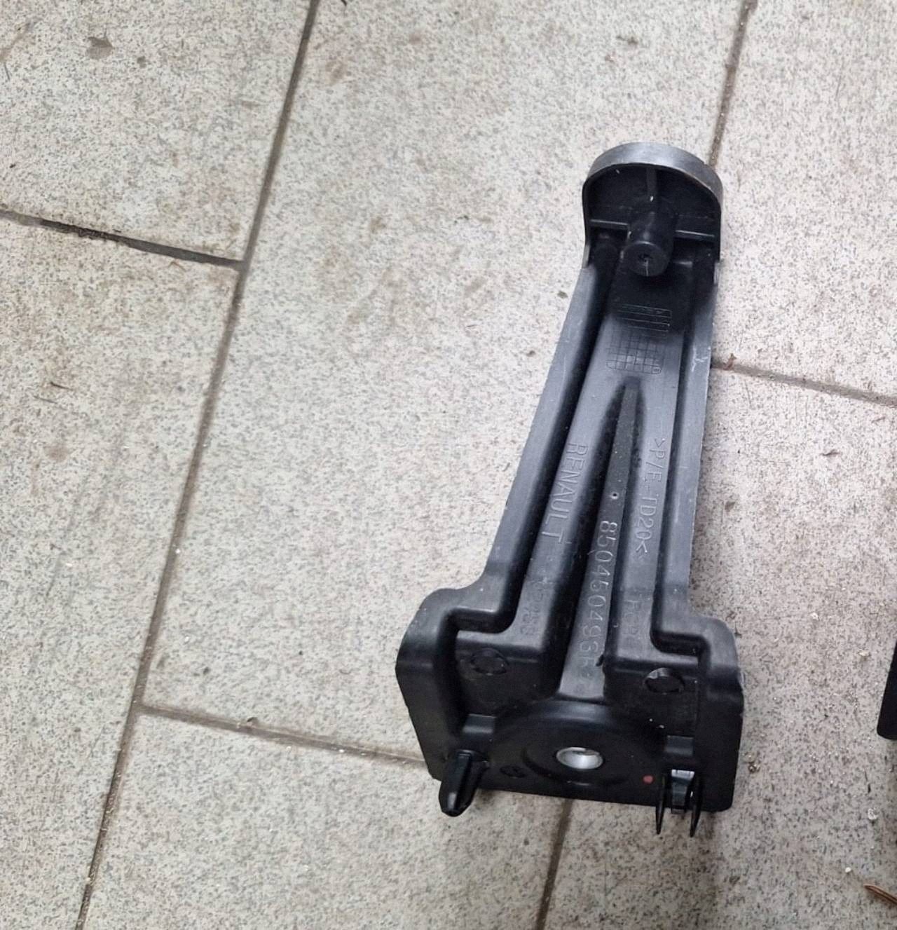 Support montage pare-chocs Arrière Arrière Renault Megane E-Tech 850450493R