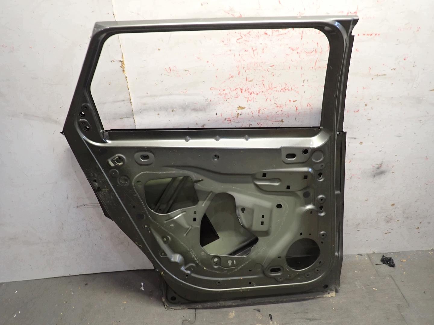 door rear part rear. left PEUGEOT 5008 II 2016