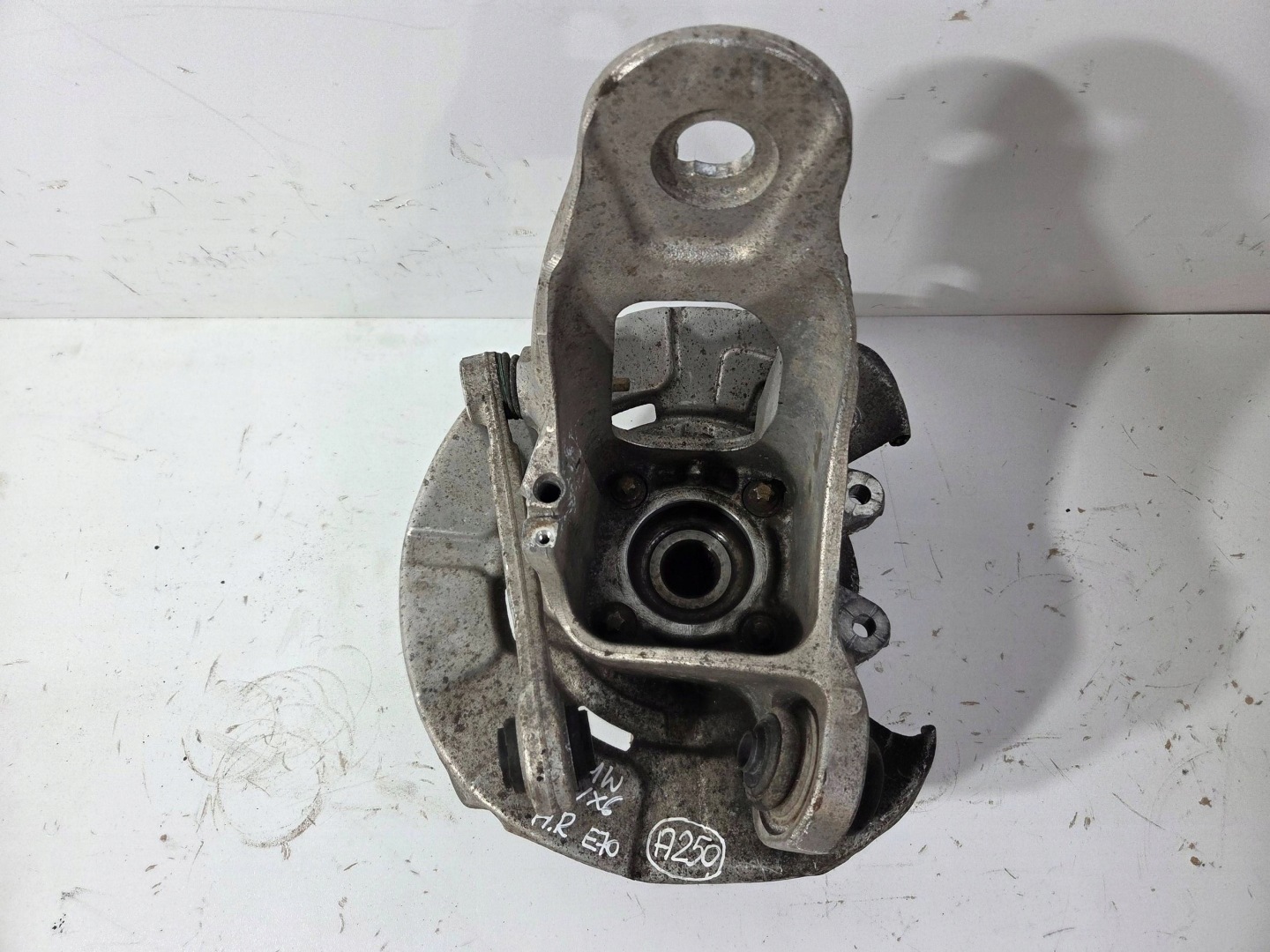 BMW X5 E70 X6 swing rear right 677098406 (A250)