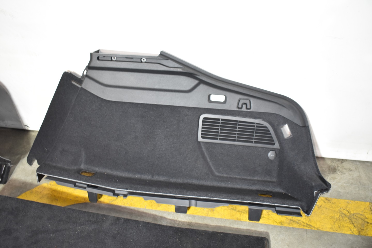 IDEALNY boot KPL. upholstery AUDI A5 B10 sedan 1