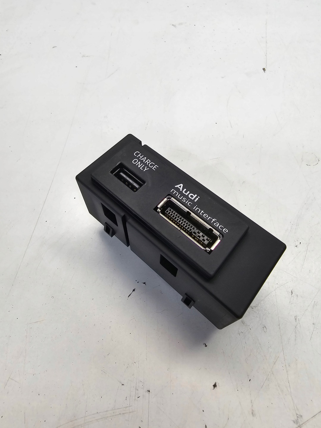 MODUL INTERFACE AUDIO AMI USB AUDI A3 8V 8V0035736B