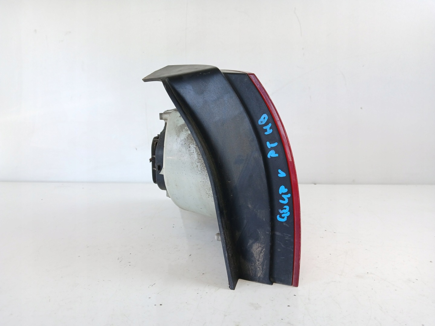 VW GOLF V HB light right rear part 1K6945096E