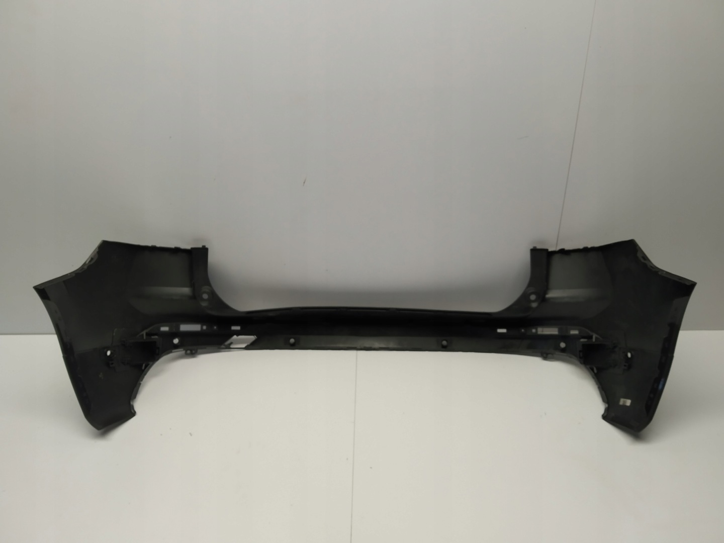 2017r + Volvo Xc60 II bumper rear part original below PDC 31425198