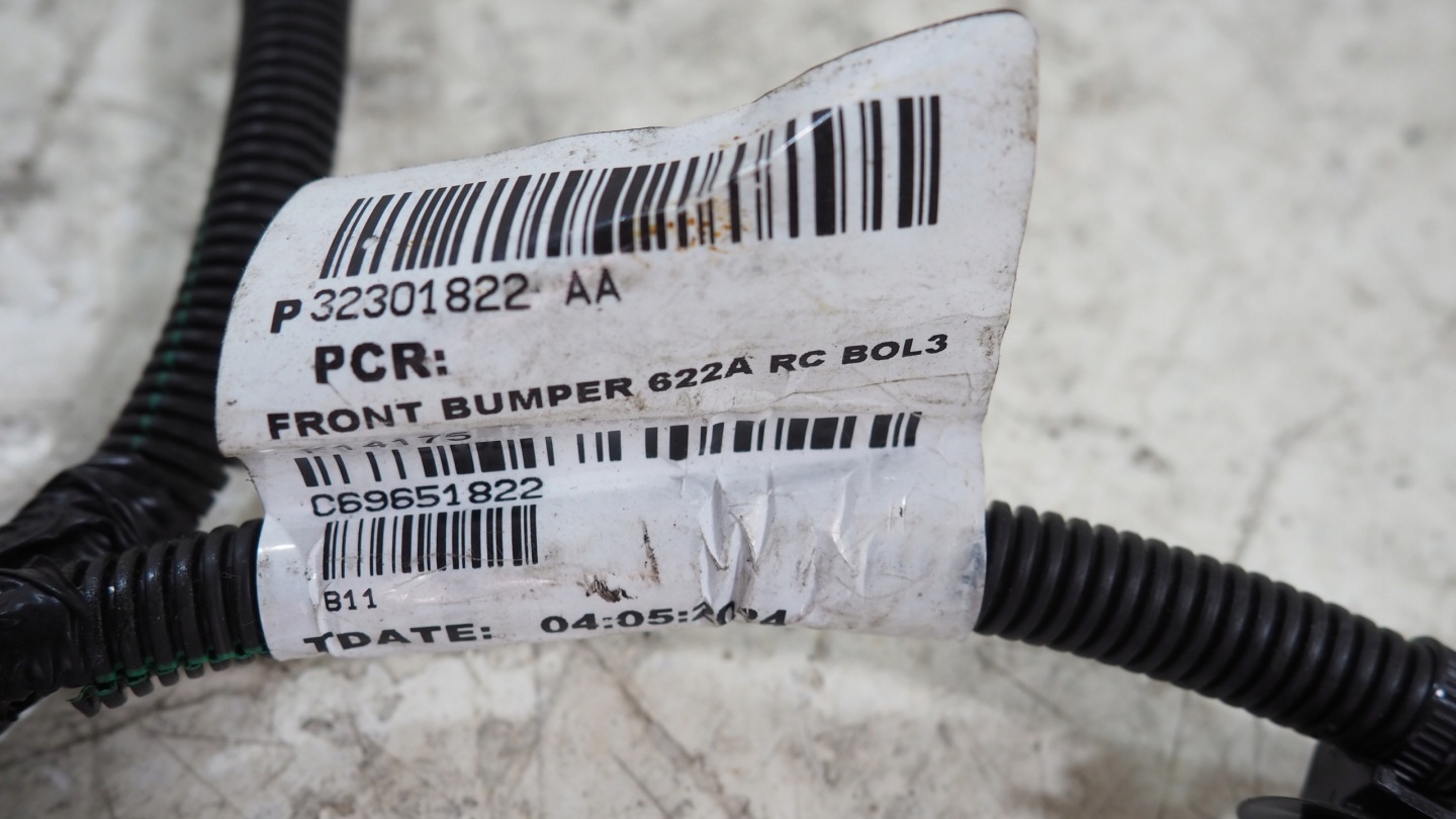 Volvo XC40 bundle wiring PDC of a bumper front 6xPDC 32301822