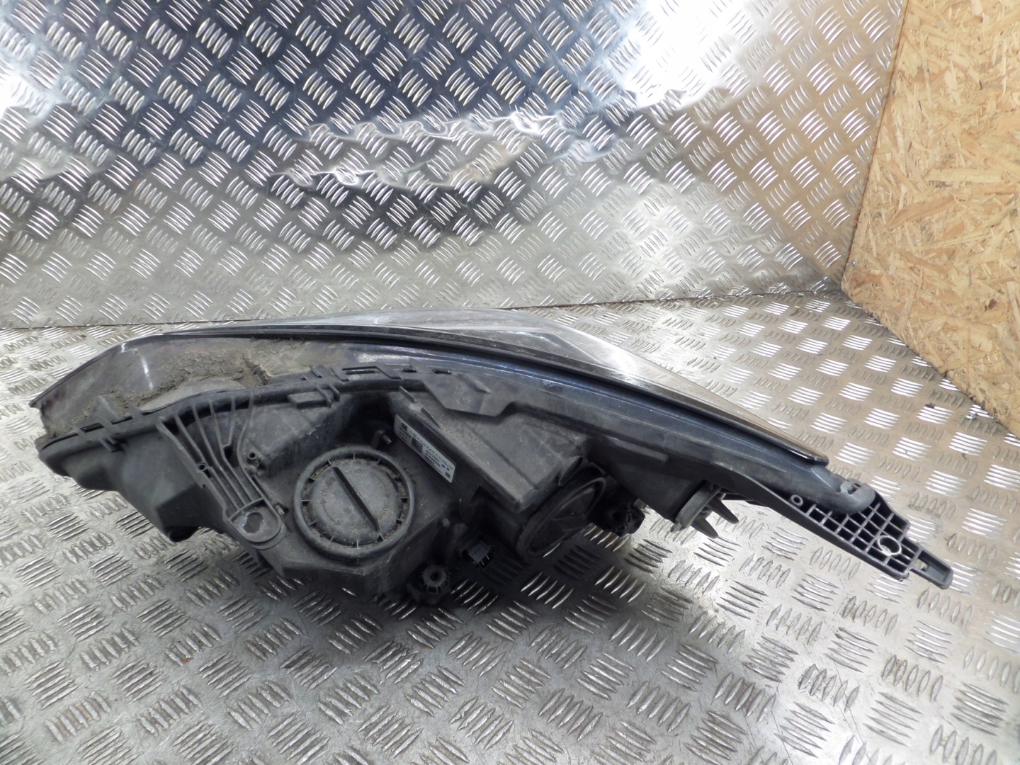 light right front Opel Astra K 39047201