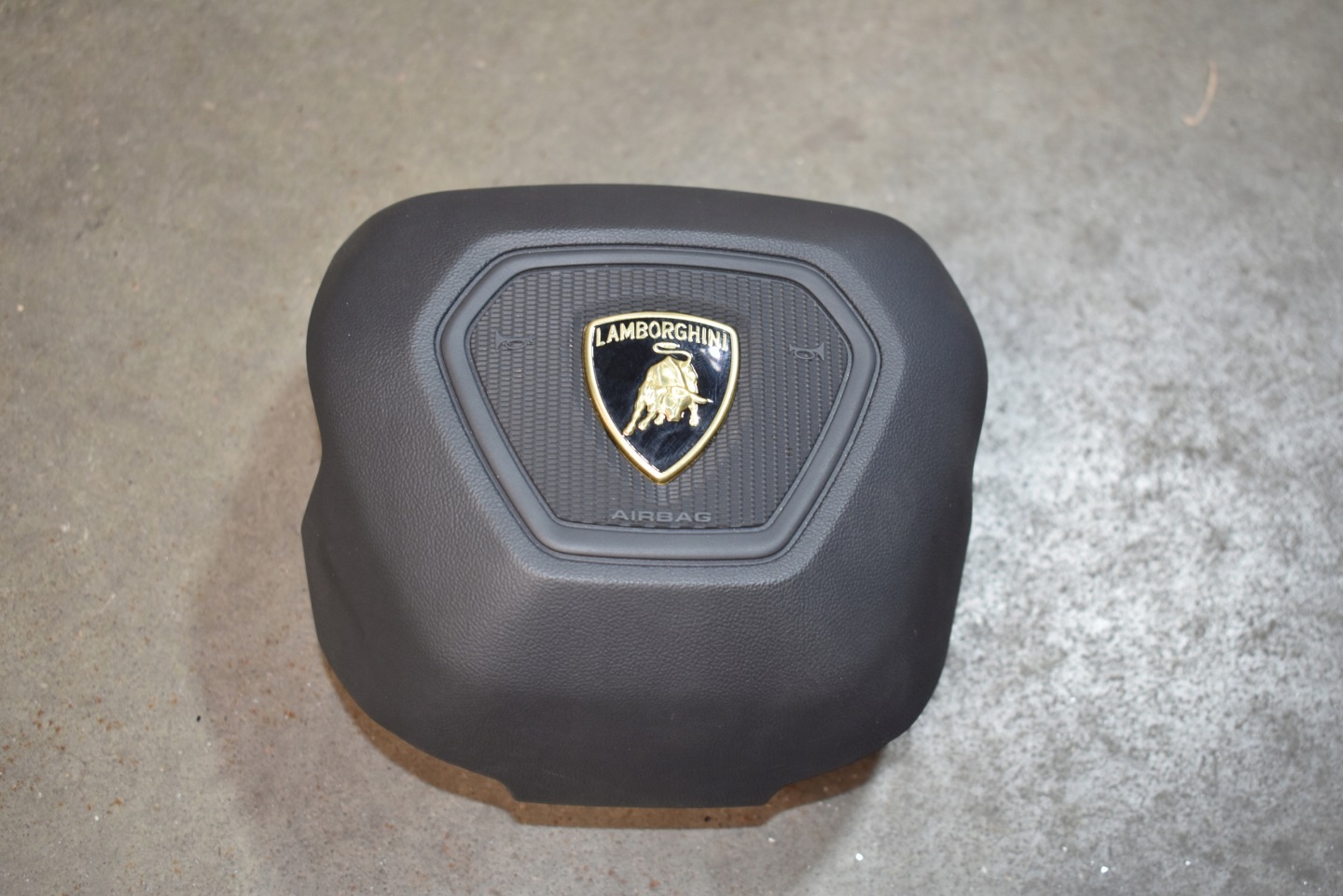 IDEALNA Airbag Airbag Volant LAMBORGHINI URUS 1