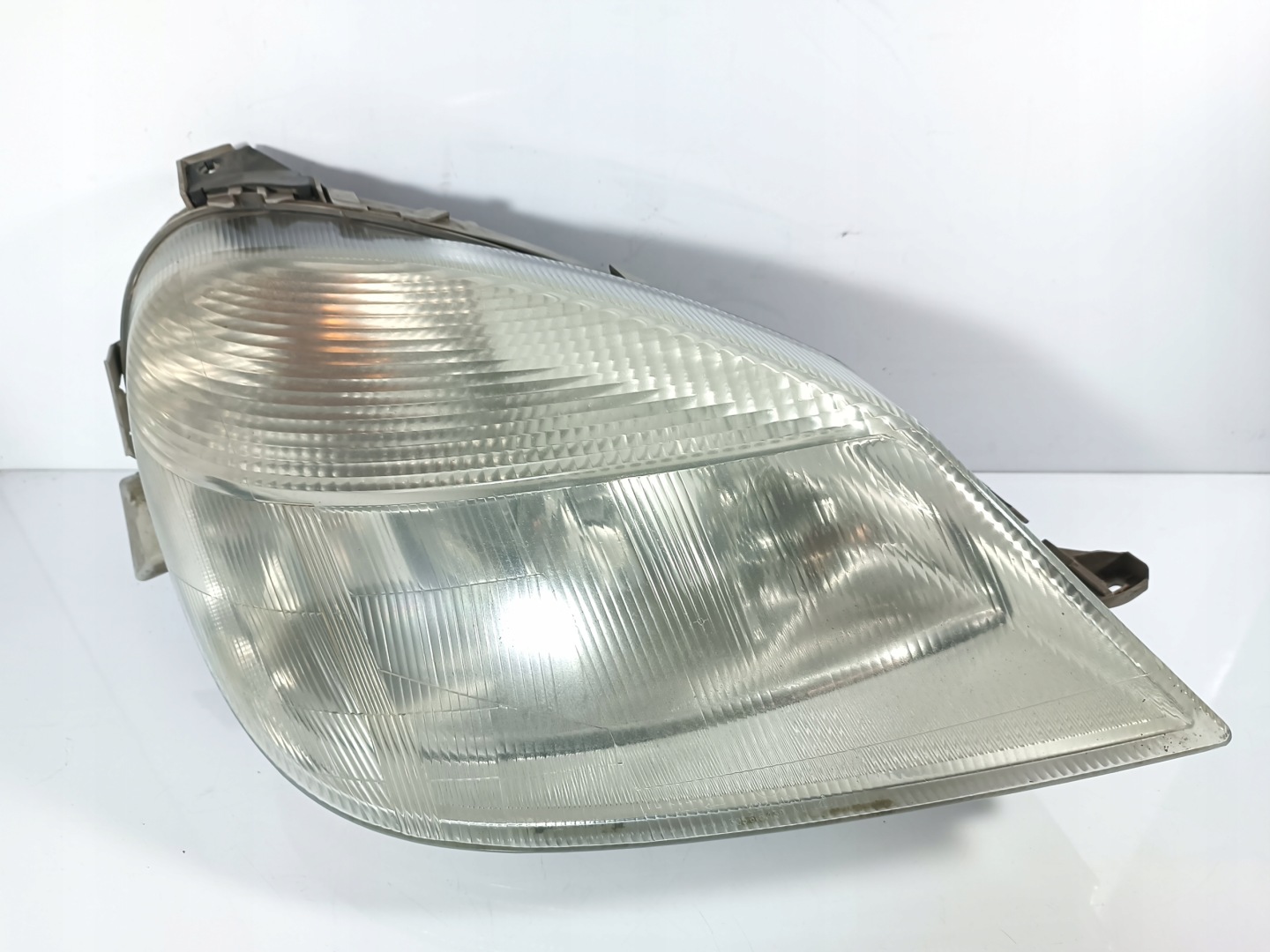 Mercedes Vaneo W414 01-05 REFLEKTOR light right front front 0301189202