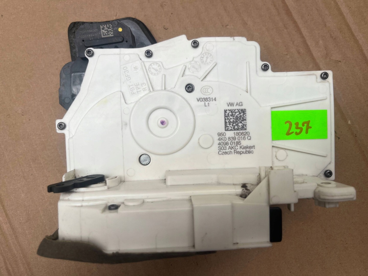 lock door right rear part A7 S7 4K8 4K0839016Q original !