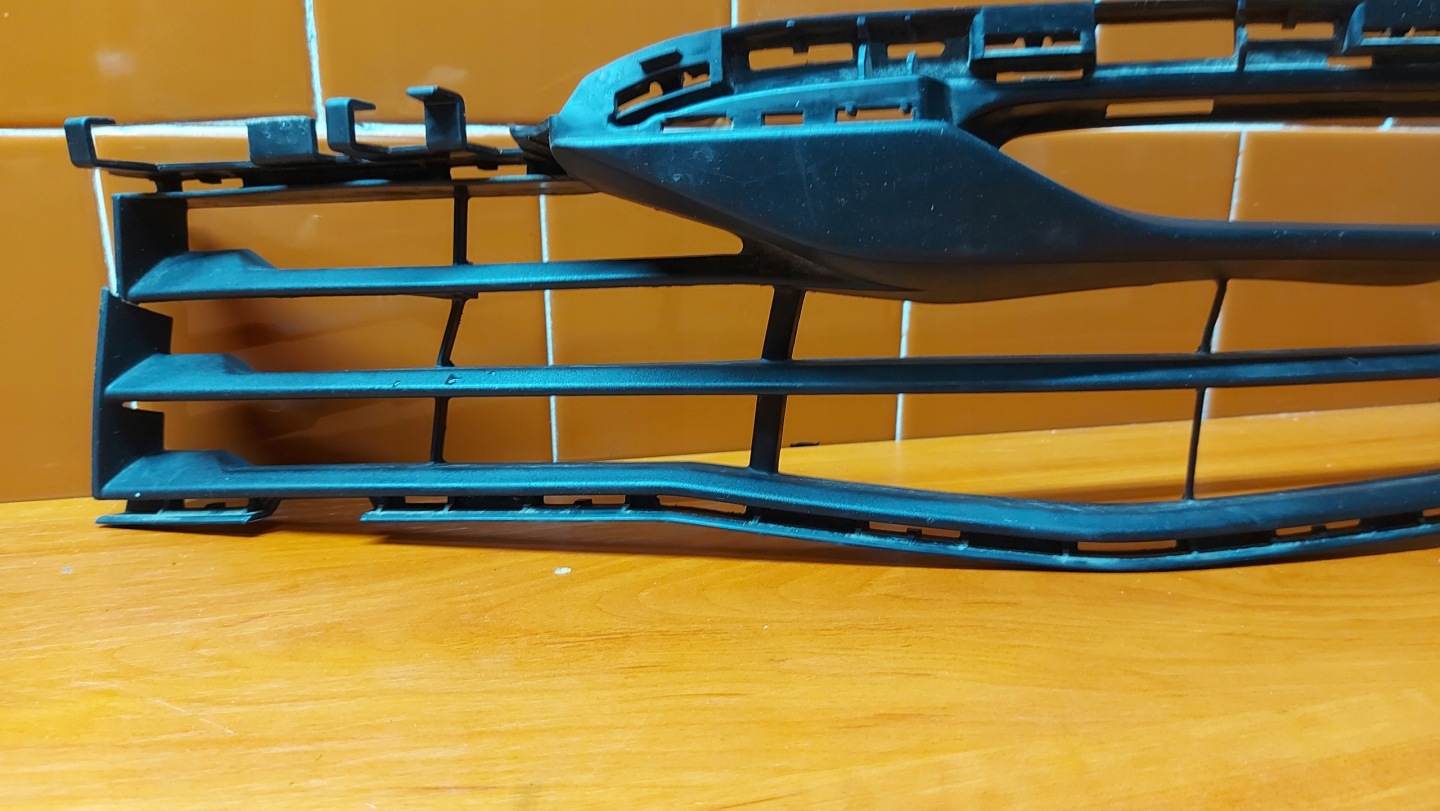 moulding grid of a bumper left left front BMW 5 G30 G31