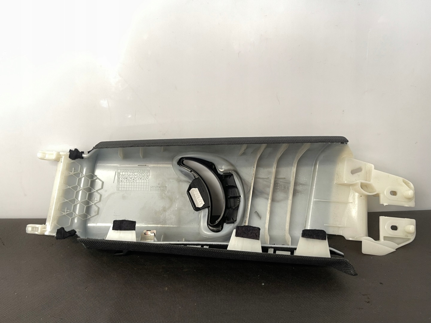 AUDI A5 8T covers SLUPKA B right 8T0867244A