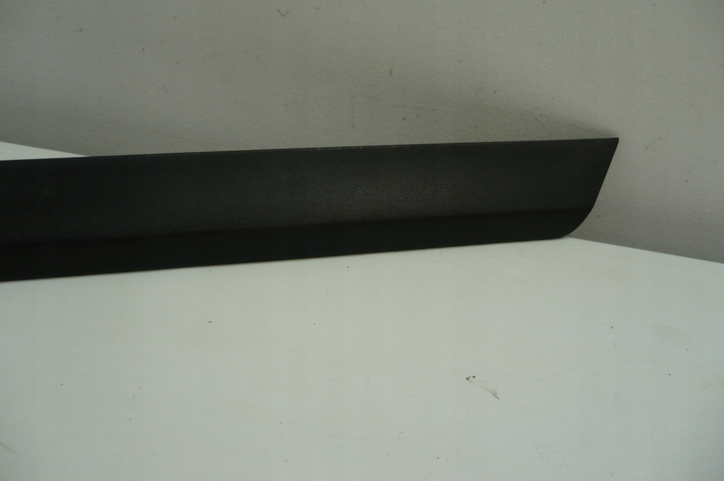 VW PASSAT B6 05-10 moulding door left rear part original lower