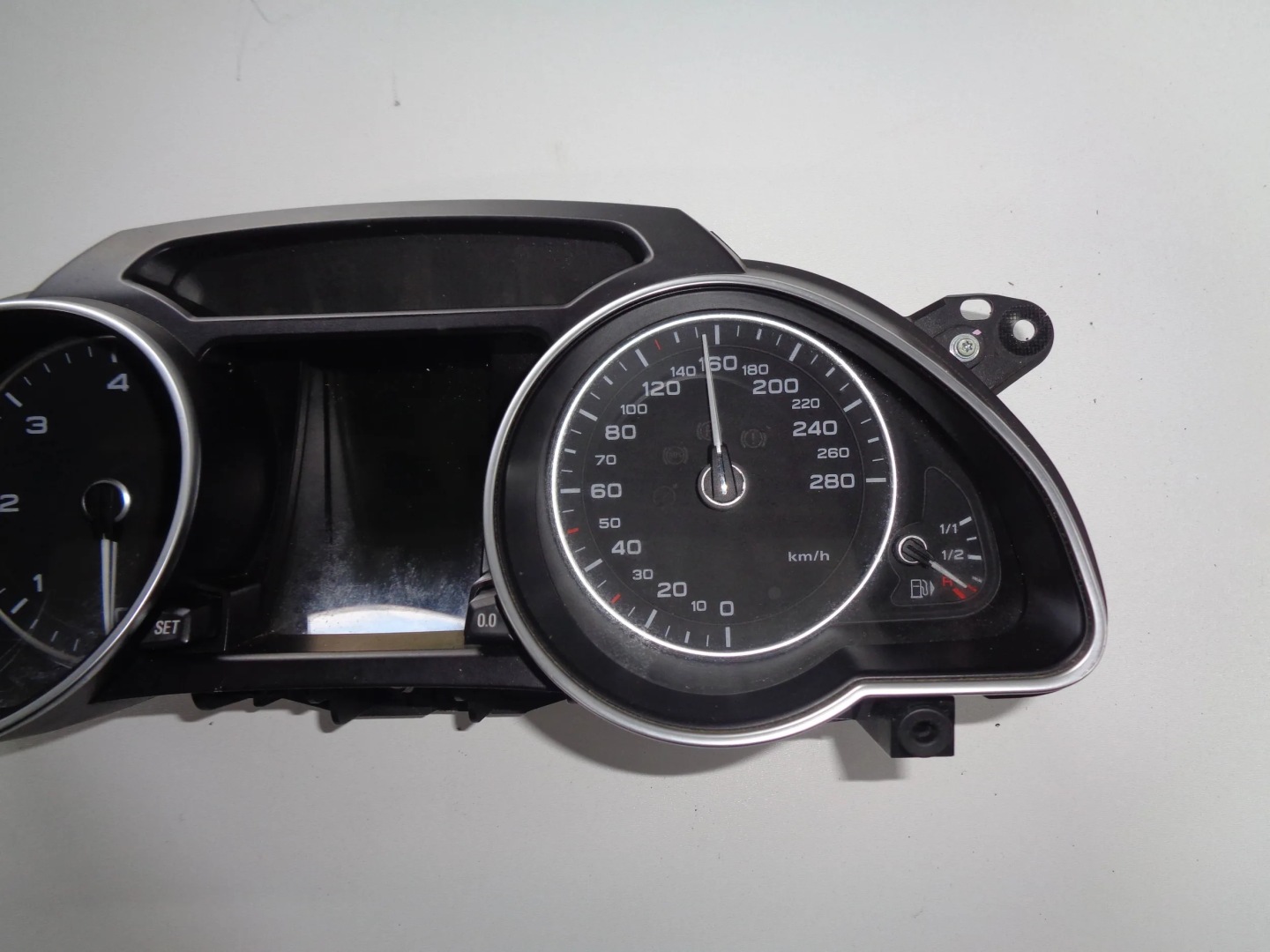 AUDI A4 B8 dials ZEGRY 3.0 TDI CCW damaged