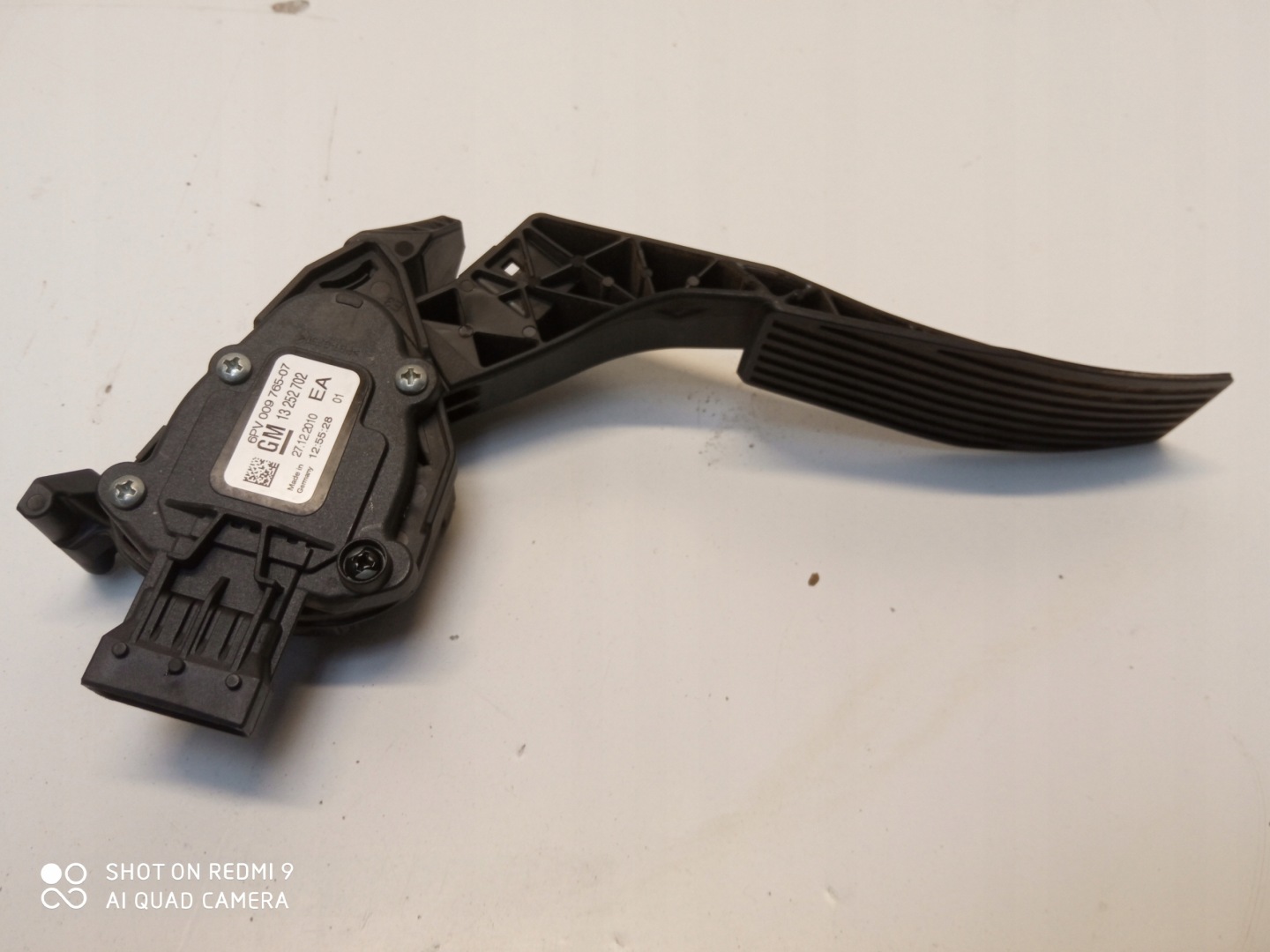 OPEL ASTRA J 4 accelerator pedal 13252702