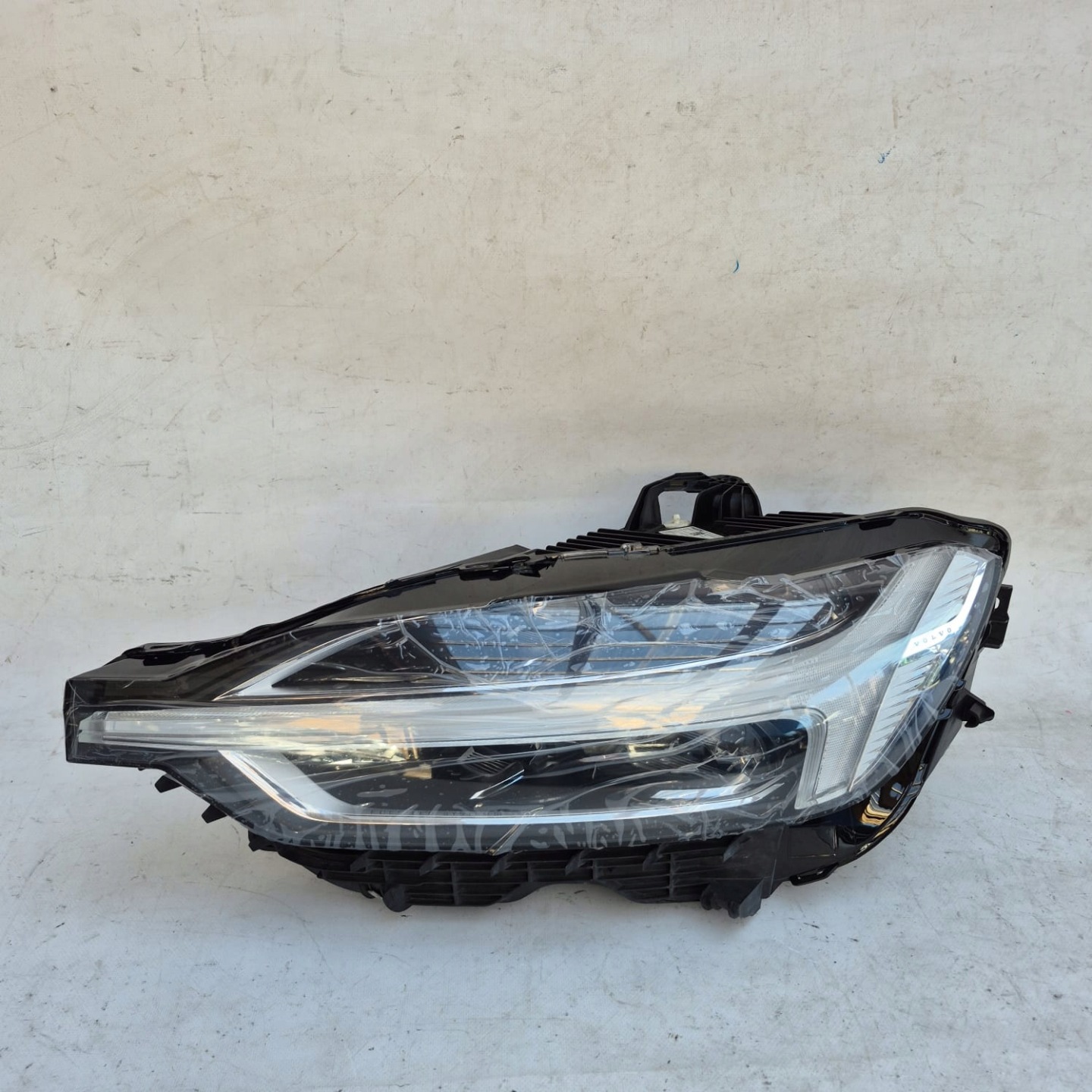 VOLVO XC60 II 2 17- light left front front FULL LED MID 32133544