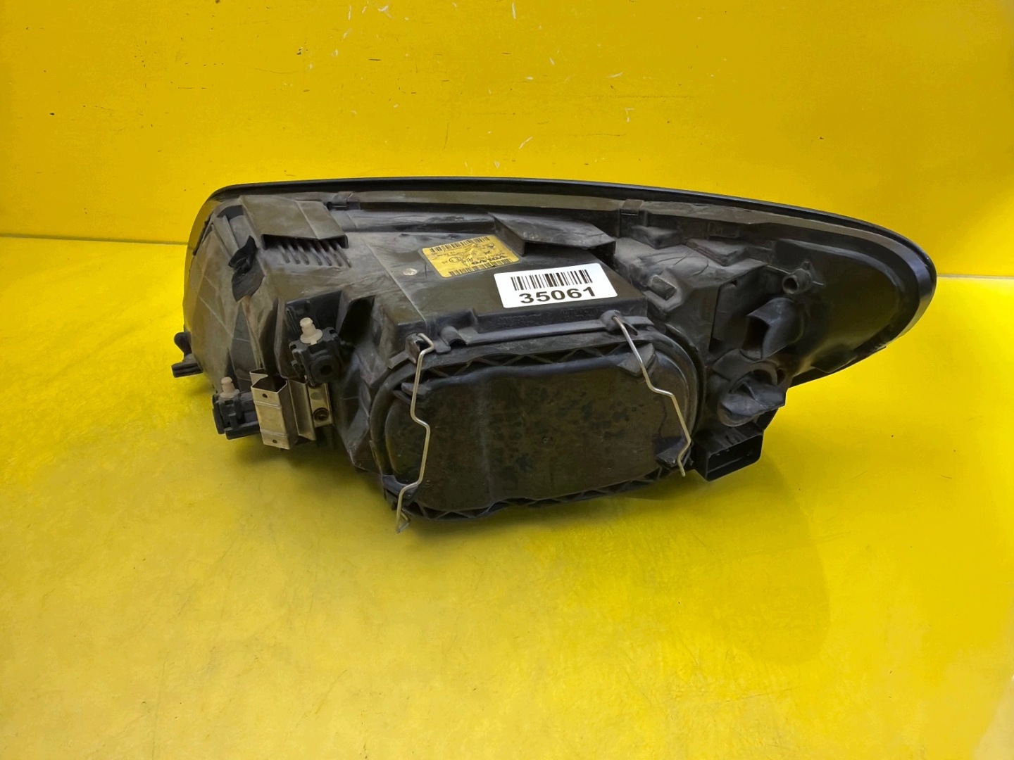 light right front Volvo C30 and lens H7 30657169
