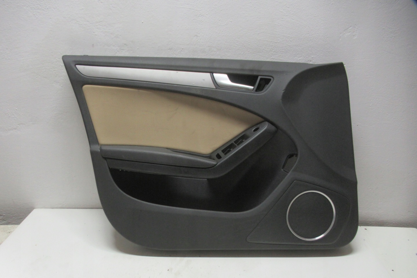 AUDI A4 B8 FL 2.0 TFSI 14R side upholstery door left front