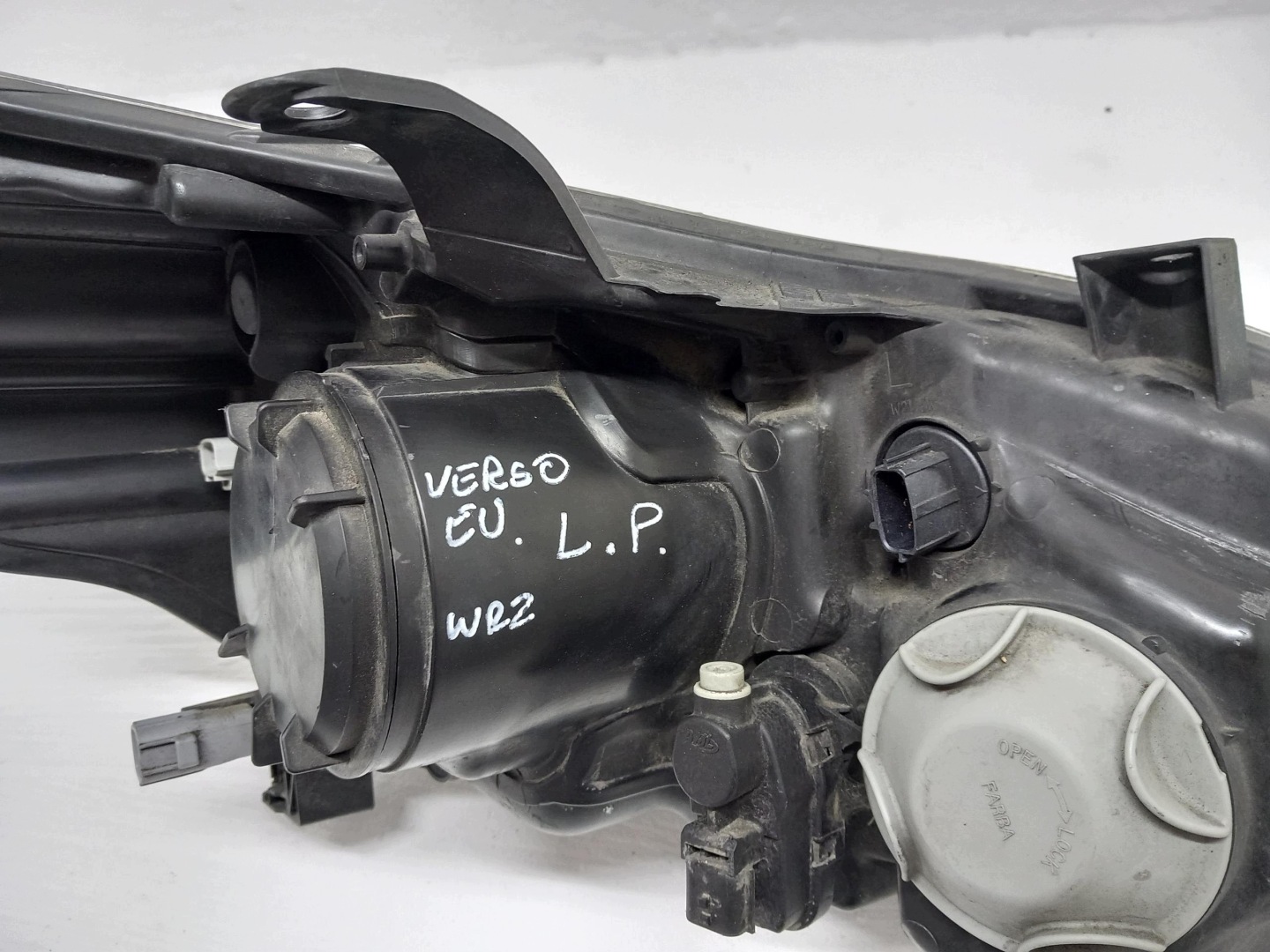 light front REFLEKTOR left TOYOTA VERSO LIFT 81150-0F161 OE