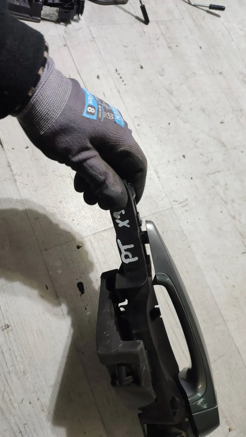 BMW X3 F25 15r 2.0d handle exterior right rear part