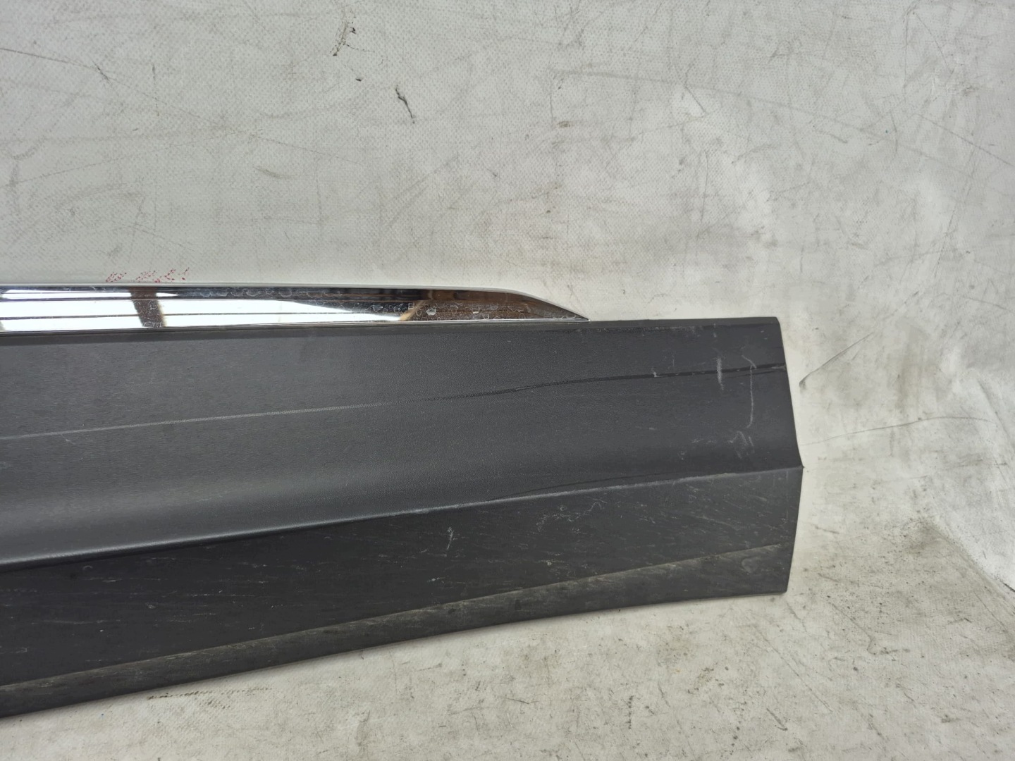 VW TIGUAN II 5NA 16- moulding door right front 5NA854940