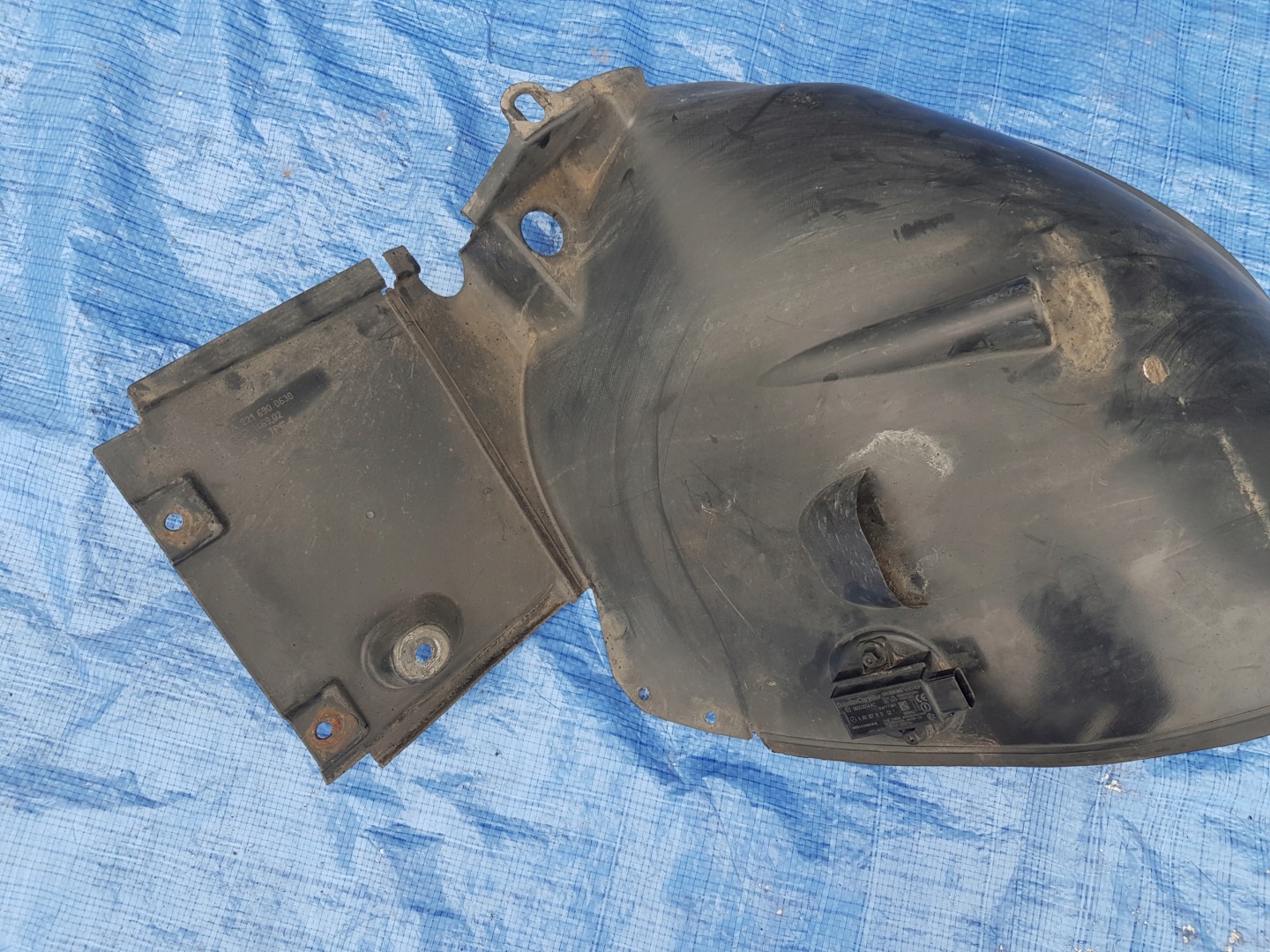 mudguard right front MERCEDES W221 rear part