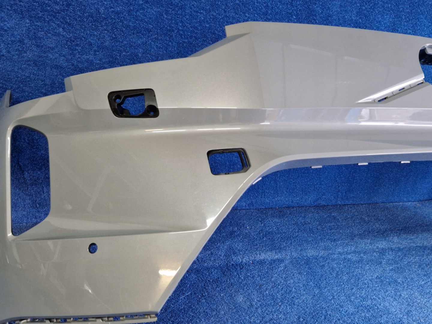 VOLVO EX90 24- bumper front front DO LAKIEROWANIA 32296690