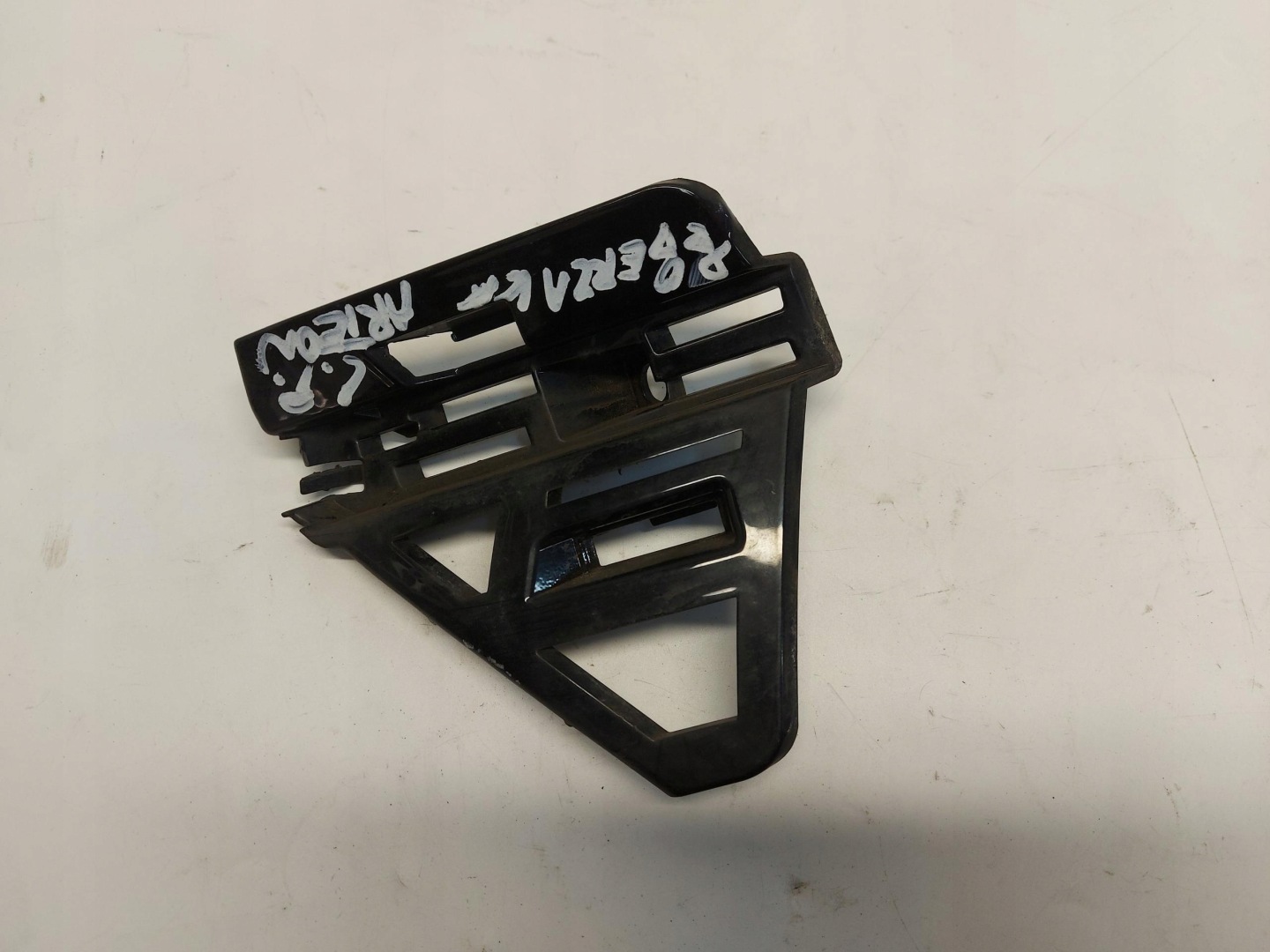VW Arteon 3G8 2018r bumper bracket left front