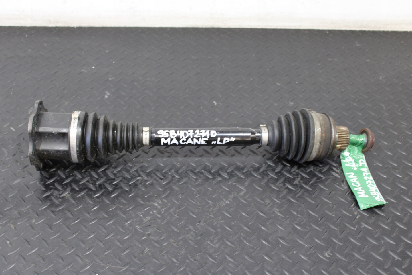 semi-axis semi-axis left front PORSCHE MACAN 95B 95B407271D