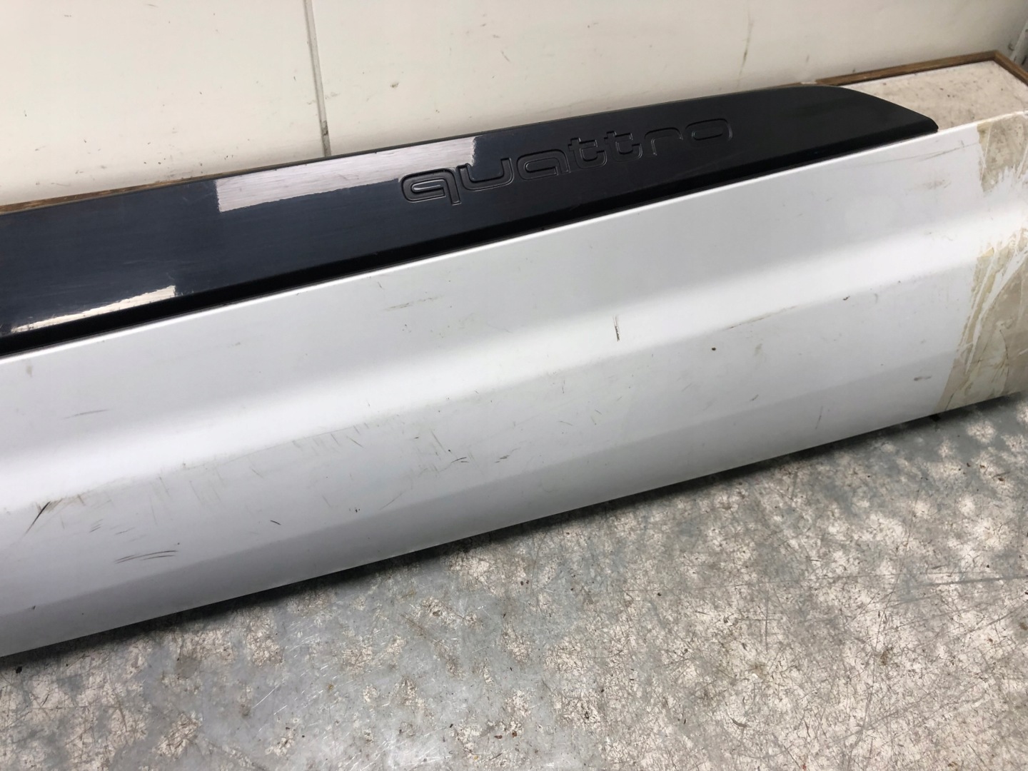 moulding door left rear part AUDI Q7 4M 4M0853969G