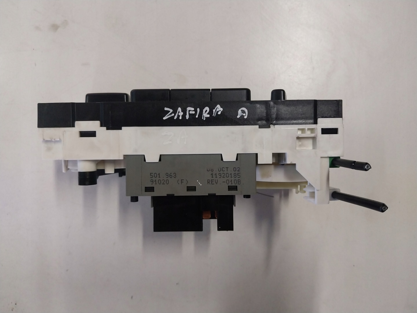 control panel air conditioning devices Opel Zafira A 90673861