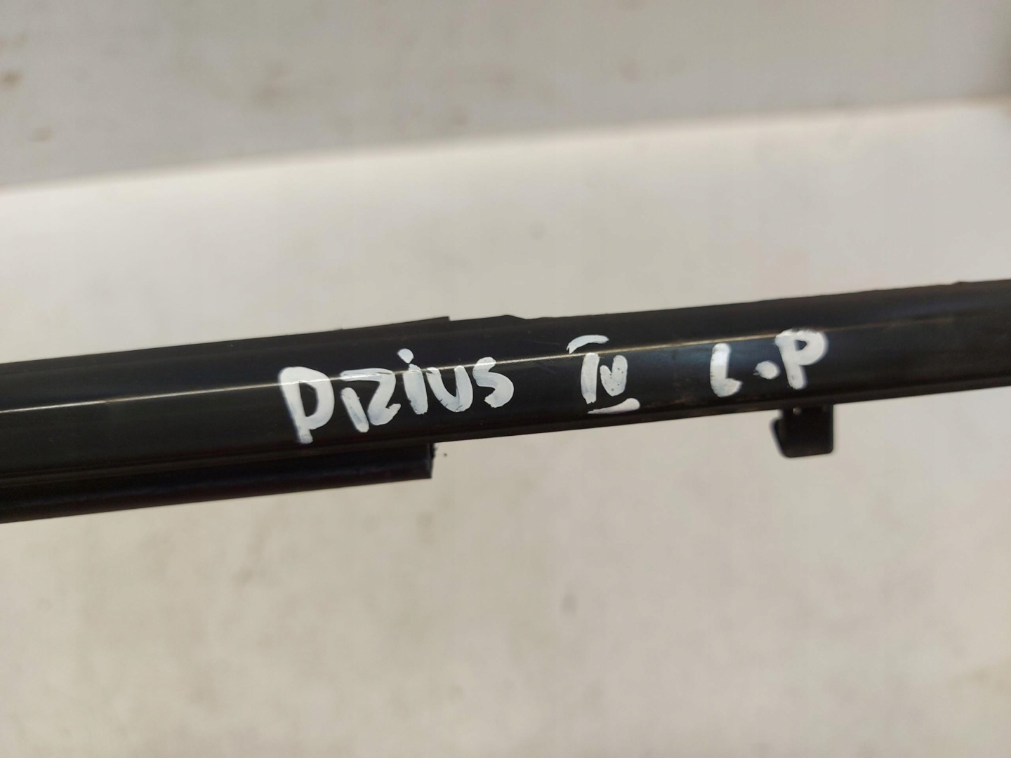 TOYOTA PRIUS IV moulding dust left front
