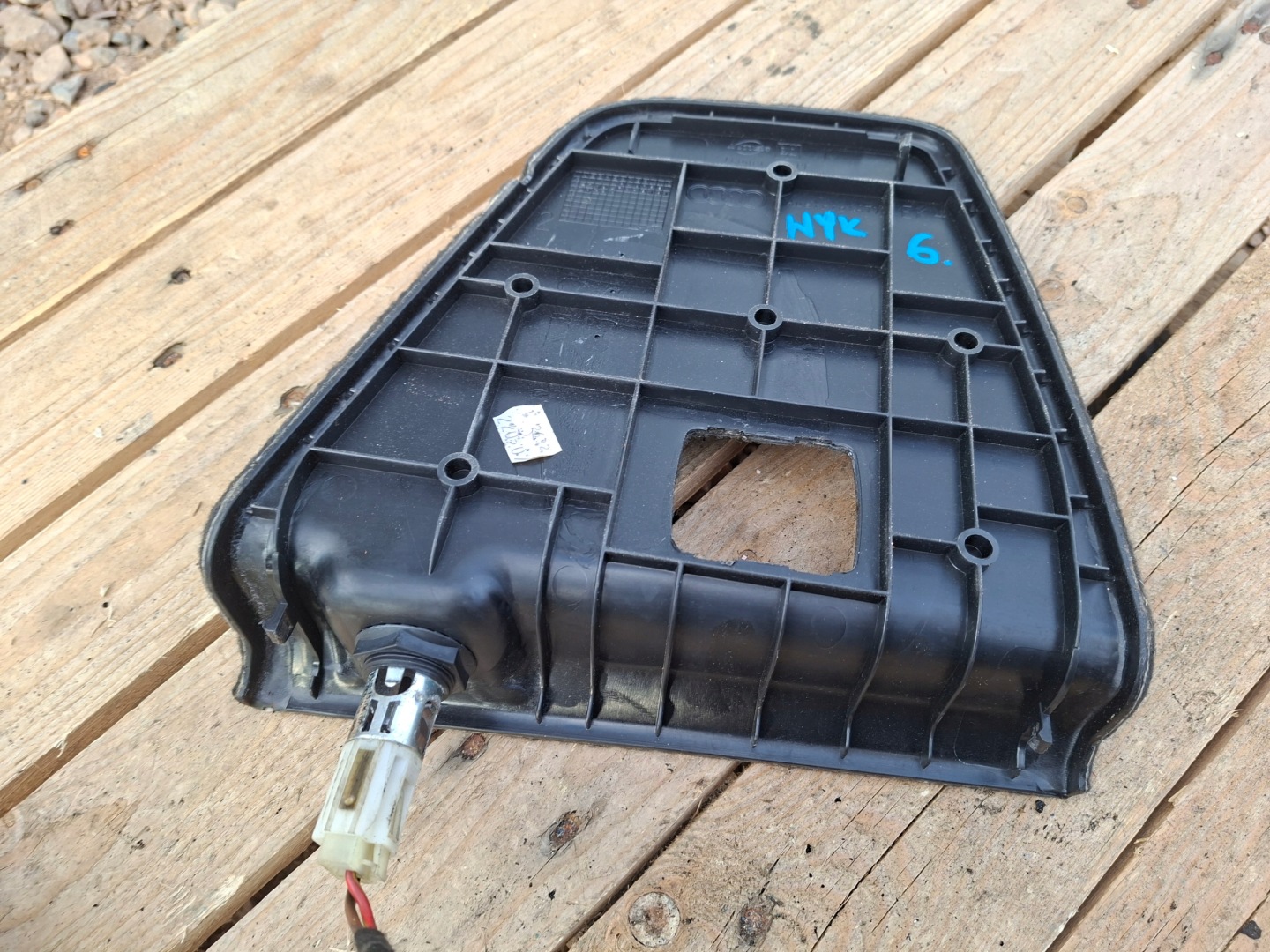 spoiler side upholstery boot right rear part AUDI Q7 4L