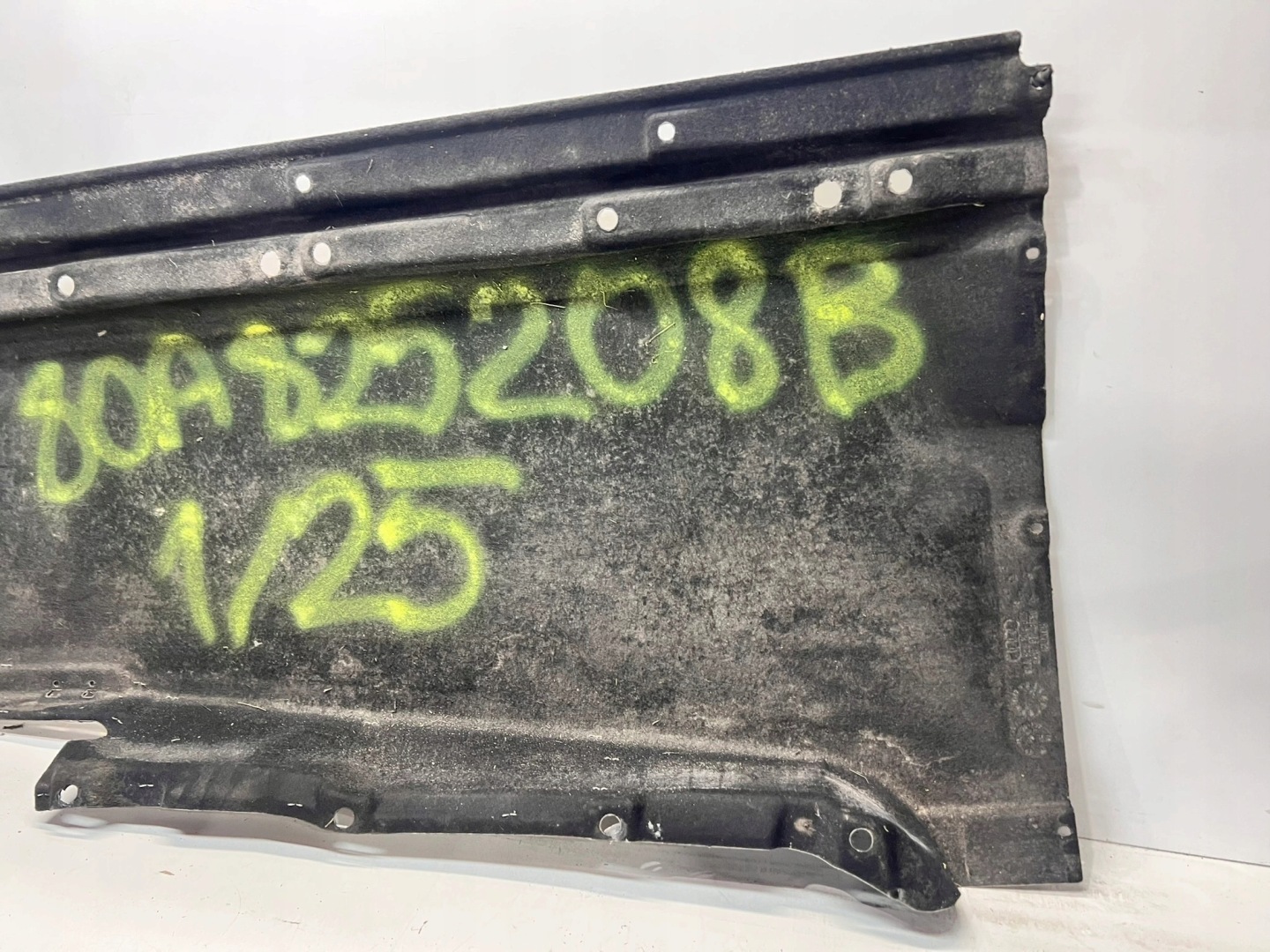 cover chassis right DUZA AUDI Q5 FY 80A825208B 1/25