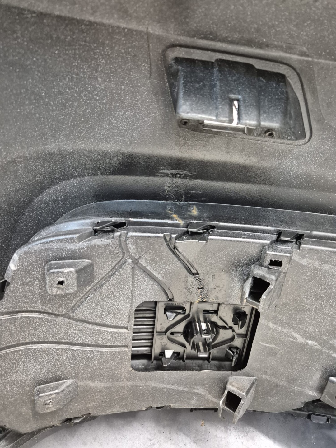 AUDI Q3 8U0 LIFT 14- bumper front front 4XPDC SPR 8U0807437AD